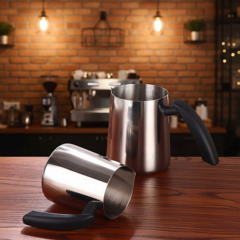 Stainless Steel 600ml Coffee Frothing Pitcher with Handle (black) – Milk Jug for Latte, Espresso & Cappuccino
