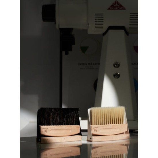 MUVNA Magnetic Dustpan Cleaning Brush