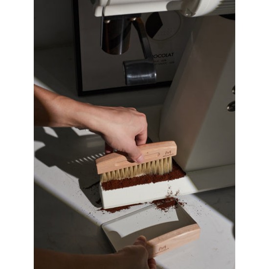 MUVNA Magnetic Dustpan Cleaning Brush